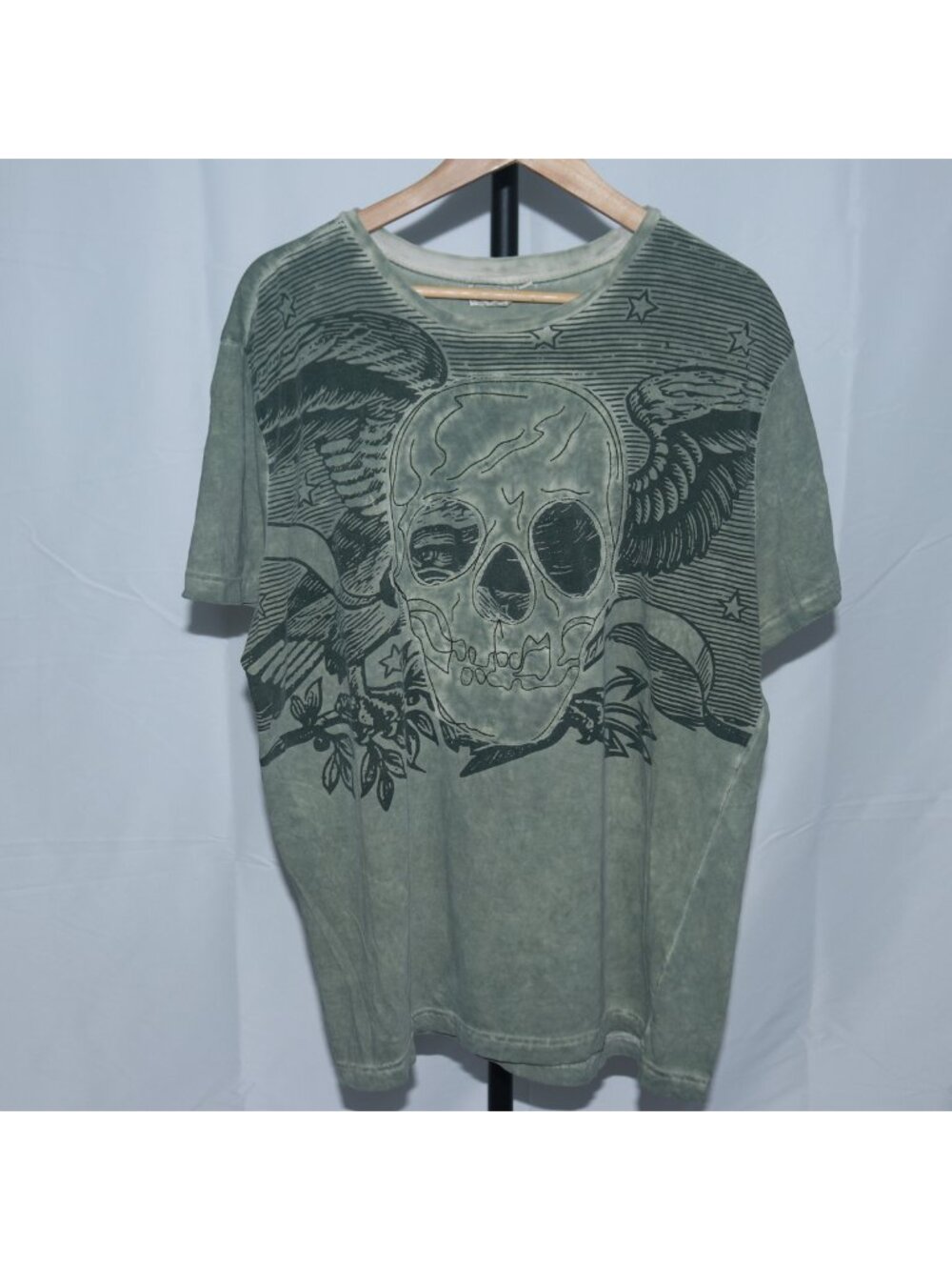 Jeanius Winged Skull Floral Stars Graphic T-Shirt Washed Green XL